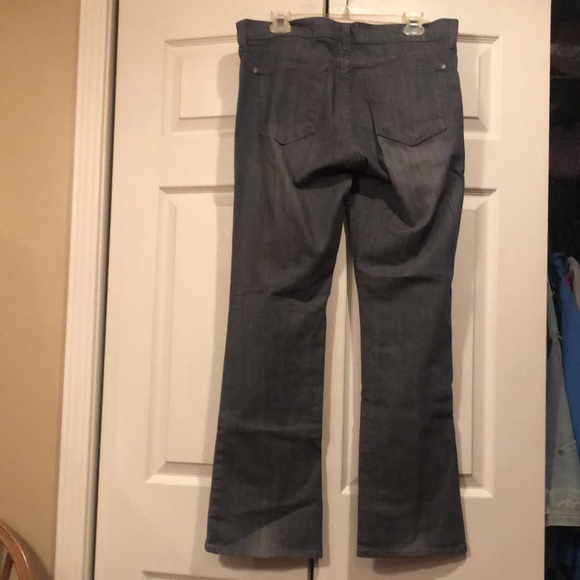 Old Navy sz 12 The Flirt - Mid-Rise, Boot Cut, Stretch Gray Jeans - Picture 4 of 8